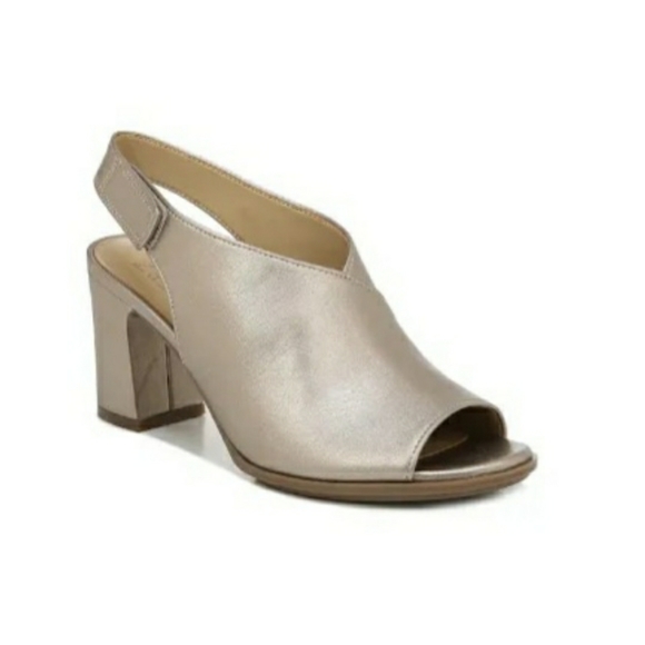 Preston sandal from Naturalizer - Picture 3 of 16